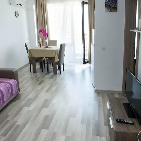 Seaview Summerland * Mamaia